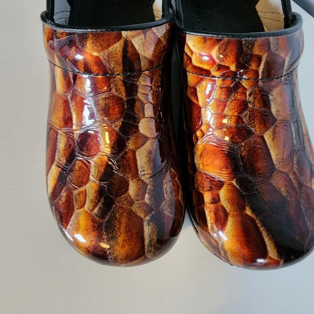 Euc Dansco Patent Clogs In Tortoise Shell Colors - image 8